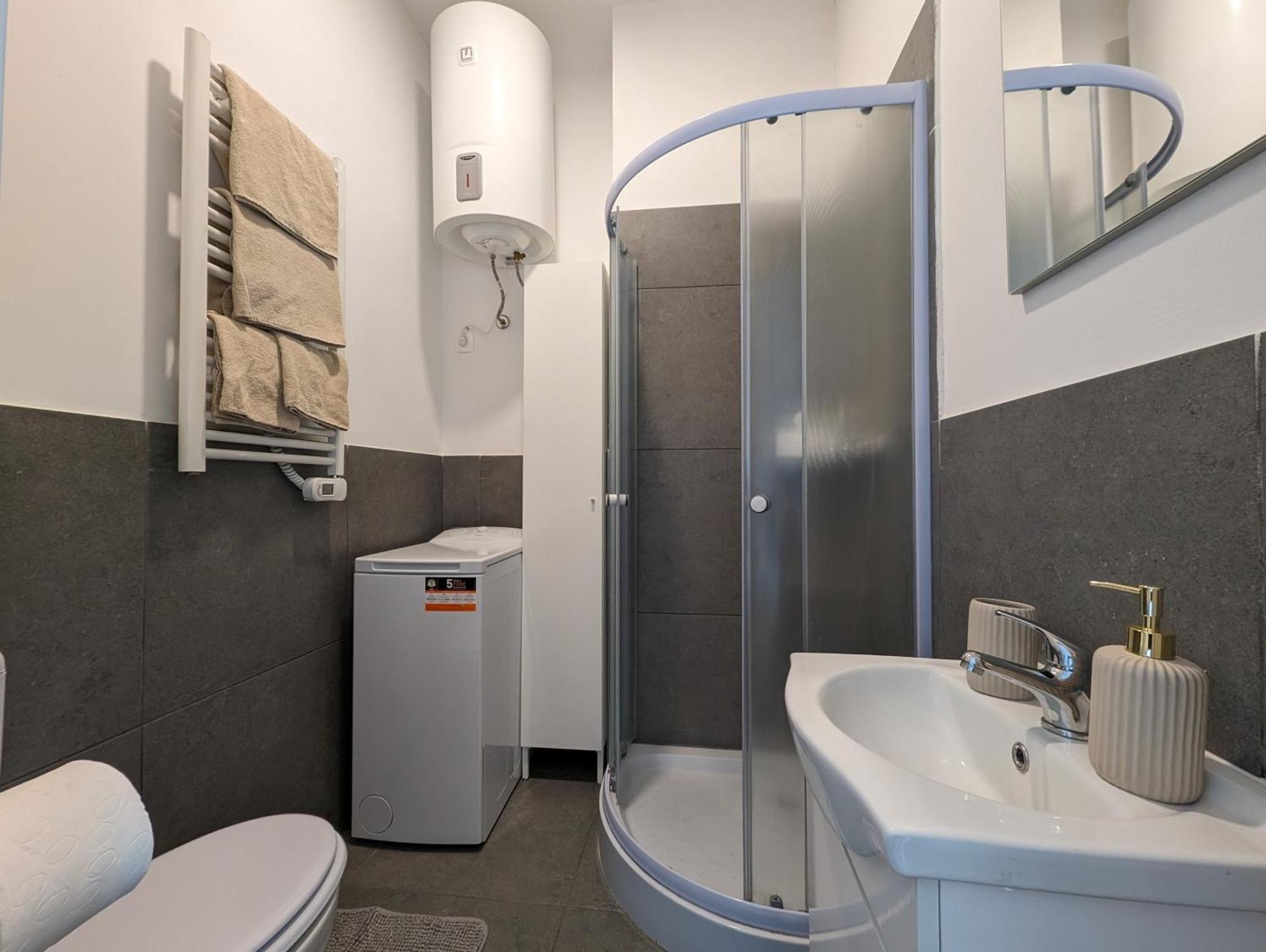 P & B Apartment Любляна Екстер'єр фото